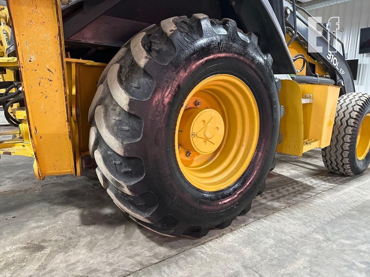 2020-deere-310l-ep-image-33