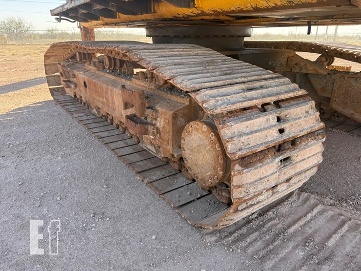 2015-deere-470g-lc-image-27