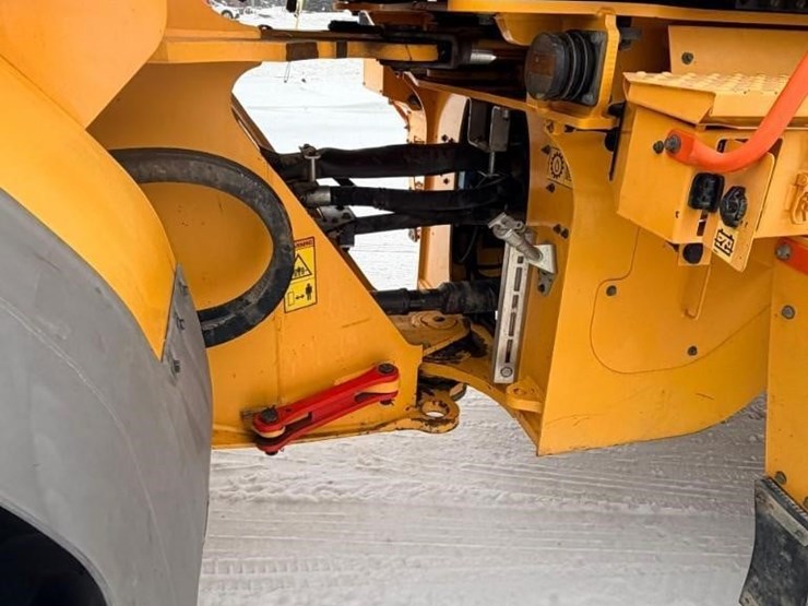 2017-volvo-l110h-image-13