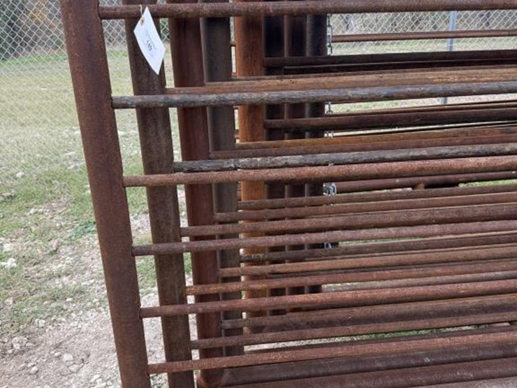 #149-•-freestanding-panels-24'-w/-one-12'-gate-image-2