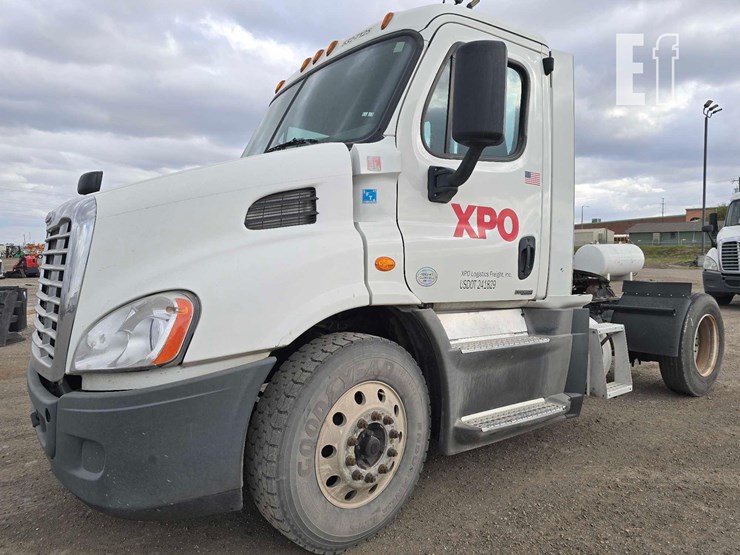 2018-freightliner-cascadia-113-image-1