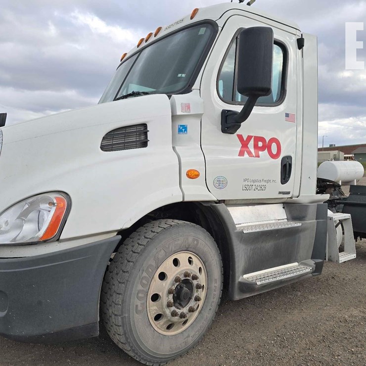 2018 FREIGHTLINER CASCADIA 113