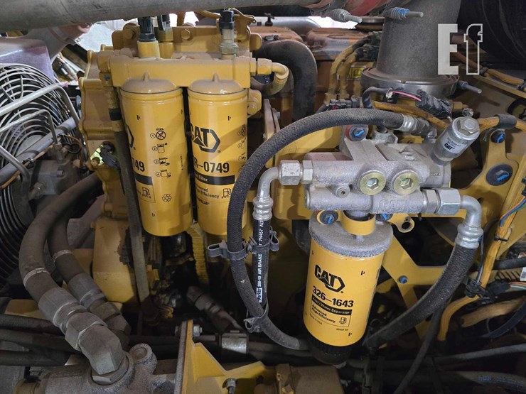 2015-caterpillar-745c-image-27