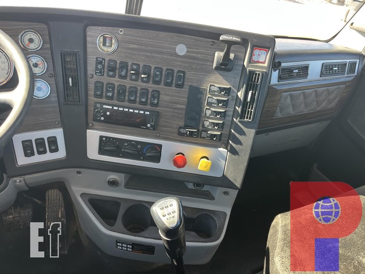 2022-freightliner-coronado-122-sd-image-9