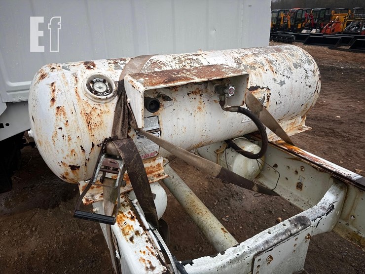 1998-ford-f700-image-19