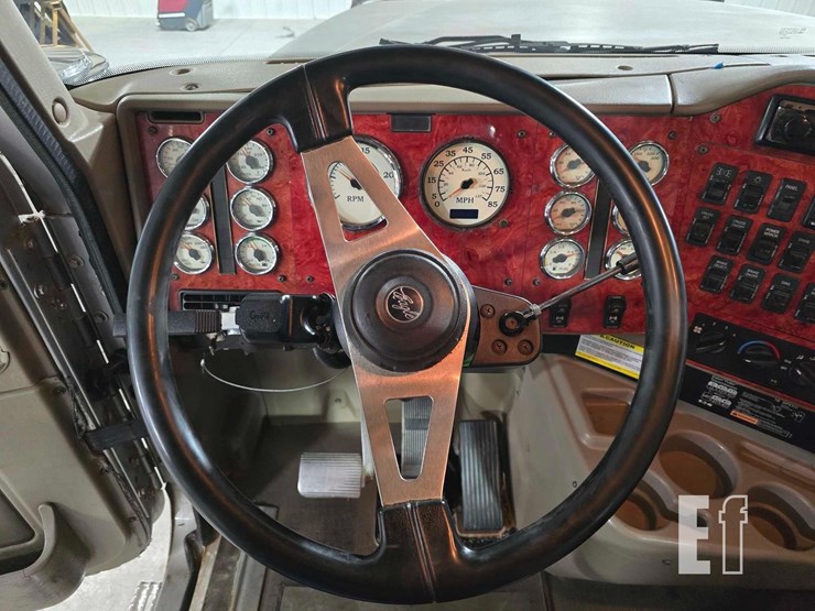 2004-international-paystar-5900-image-34