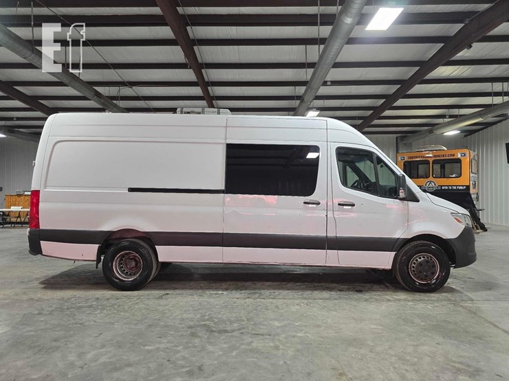 2019-mercedes-benz-sprinter-4500-image-6