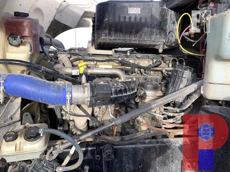 2020-freightliner-coronado-122-sd-image-11