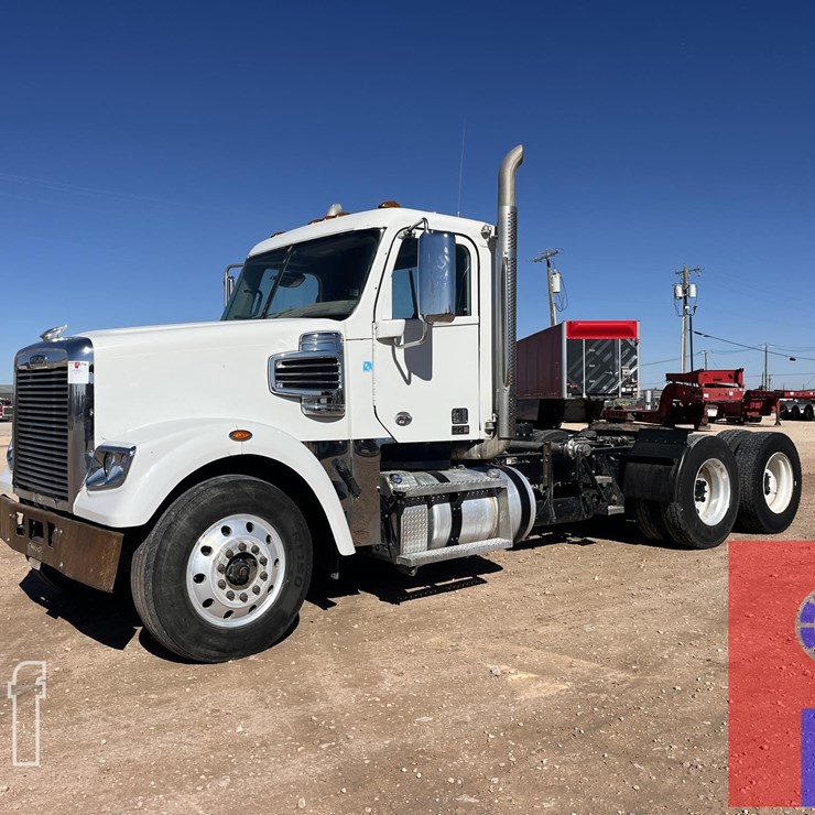 2022 FREIGHTLINER CORONADO 122 SD