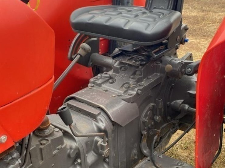 massey-ferguson-240-image-7