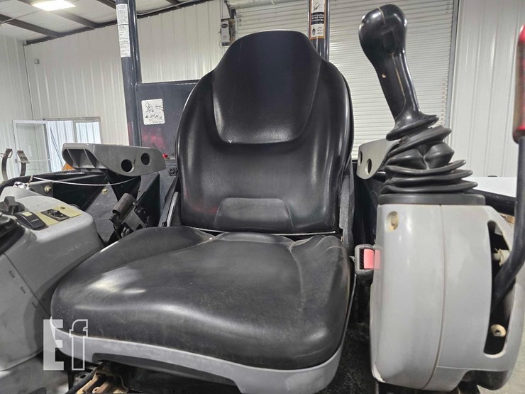 2018-deere-30g-image-19