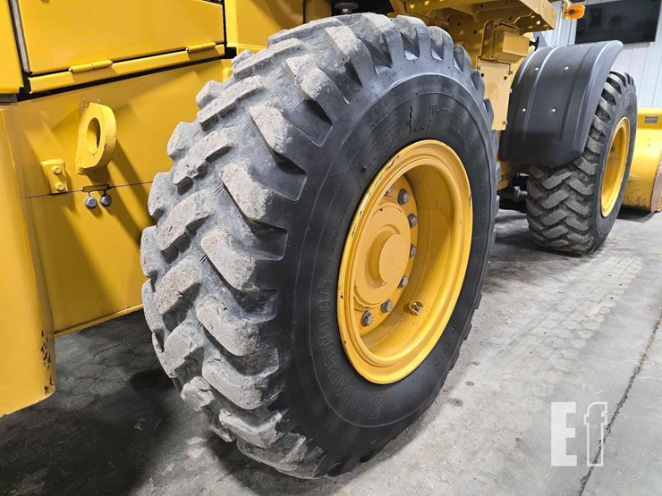 2022-deere-444-p-tier-image-29