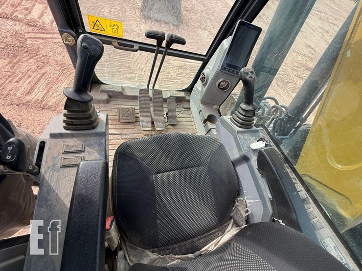 2022-xcmg-xe210u-image-21