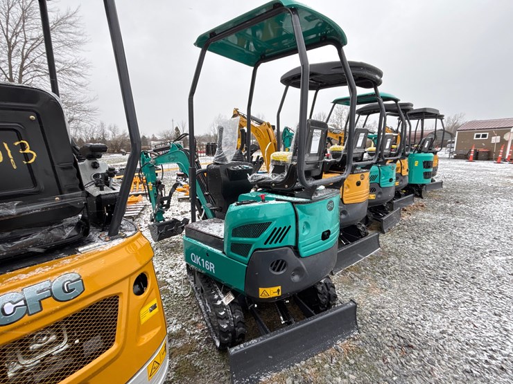 #2005-•-unused-qk16r-mini-excavator-image-4