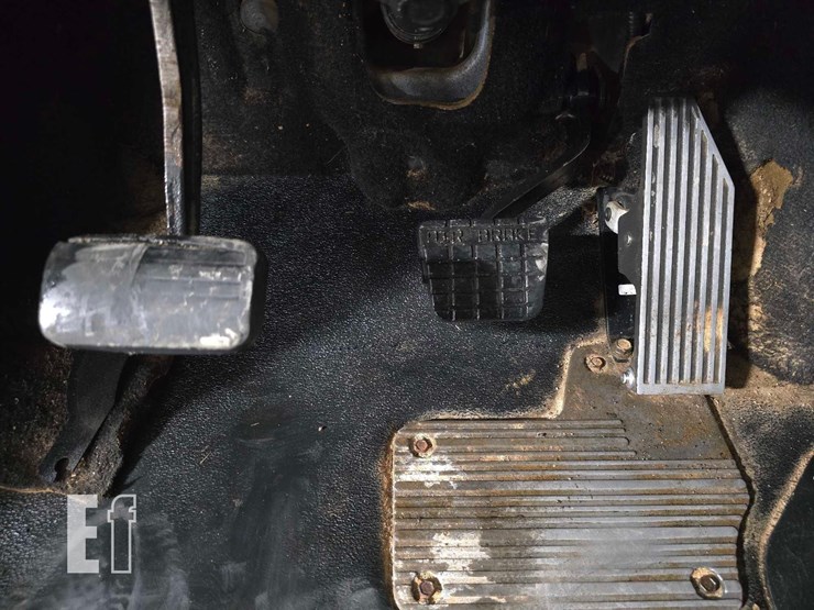 2000-mack-ch613-image-31