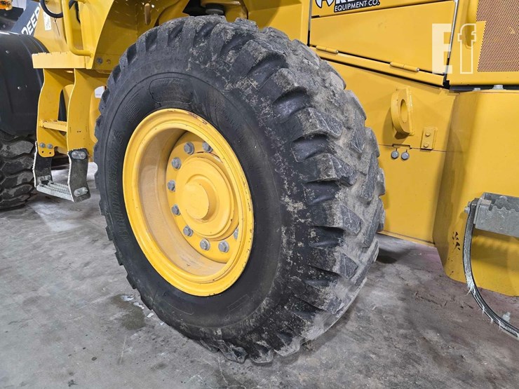 2022-deere-444-p-tier-image-30