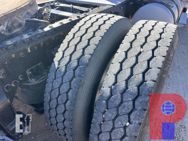 2021-freightliner-coronado-122-sd-image-6