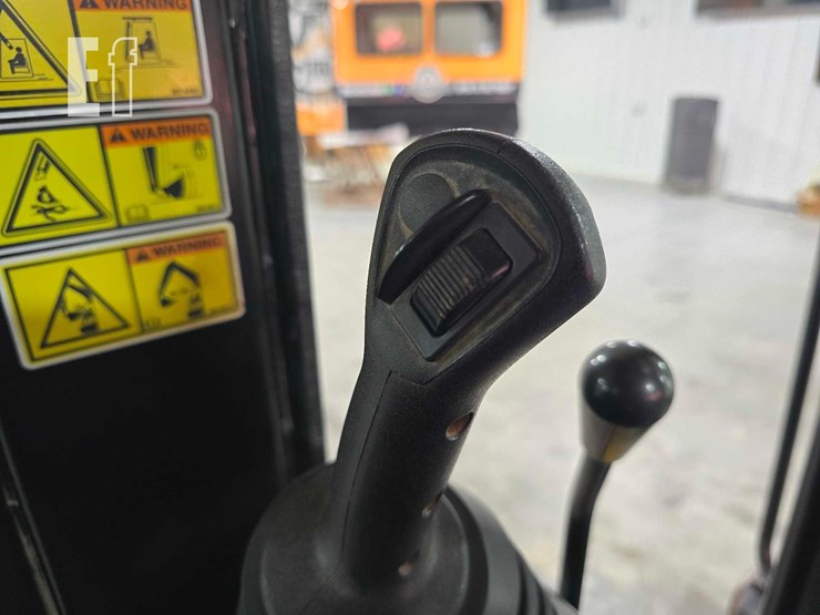 2021-caterpillar-303.5e2-cr-image-22