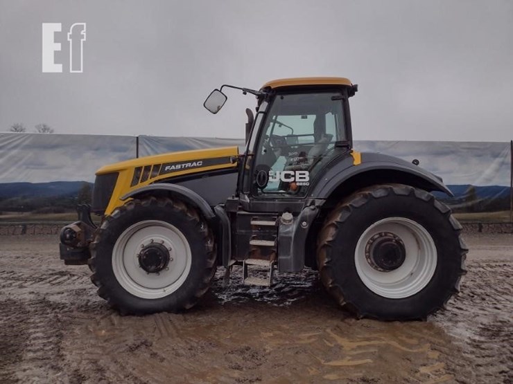 jcb-fastrac-8250-image-1
