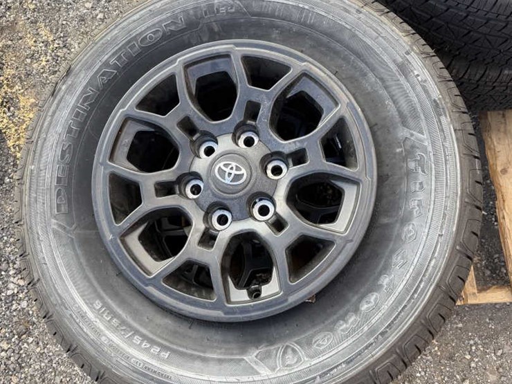 toyota-tacoma-image-2