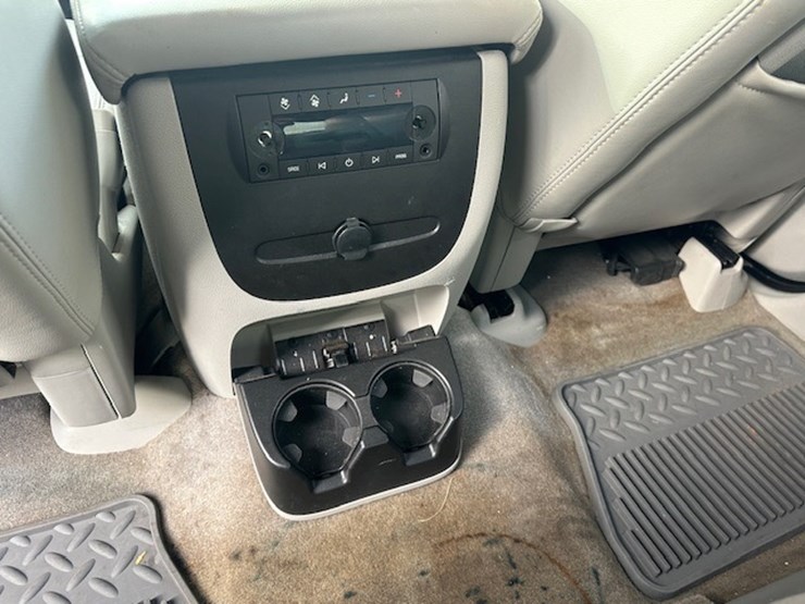 2011-gmc-yukon-image-28