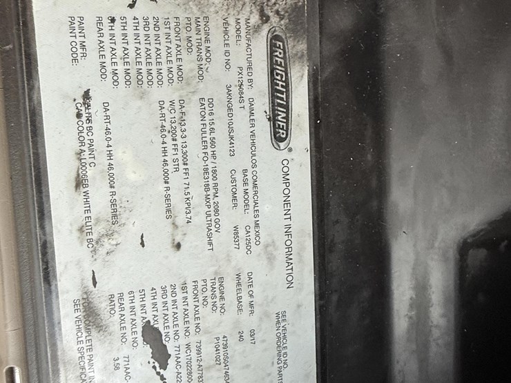 2018-freightliner-cascadia-125-image-15