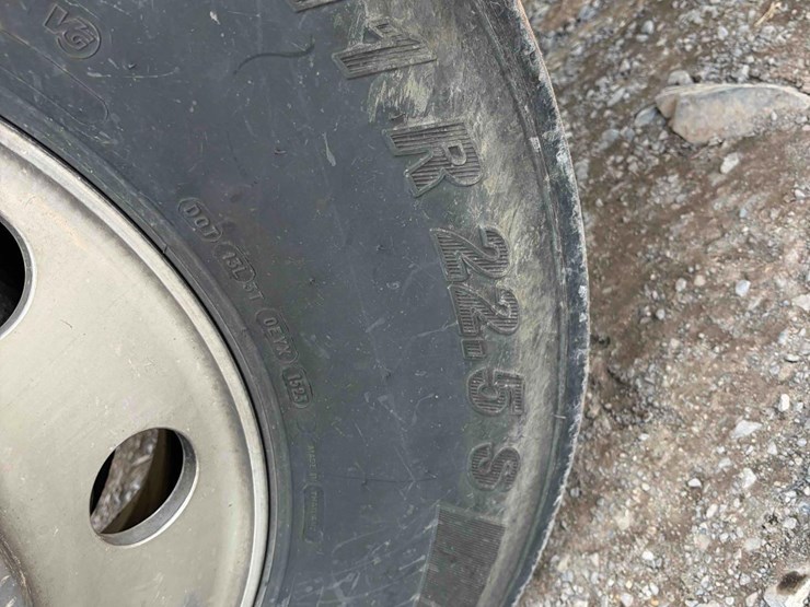 1999-peterbilt-379-image-12