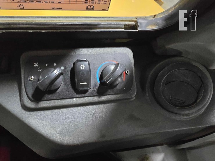 2016-caterpillar-303.5e2-cr-image-24