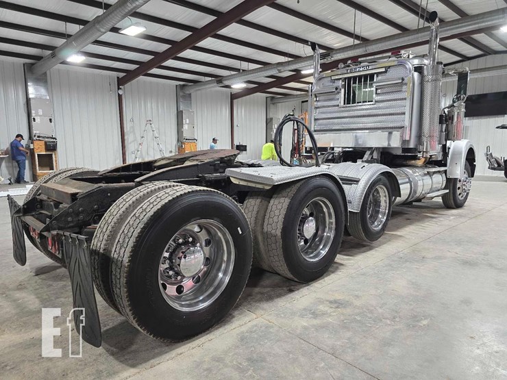 2004-international-paystar-5900-image-3