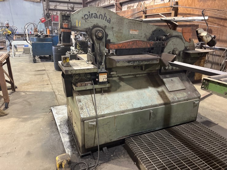 #11-•-pirania-p90-iron-worker-image-1