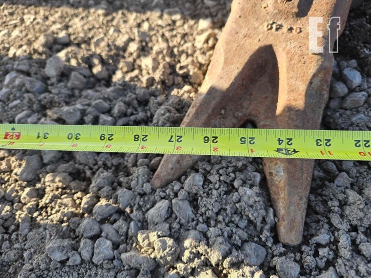 2005-caterpillar-322c-image-26