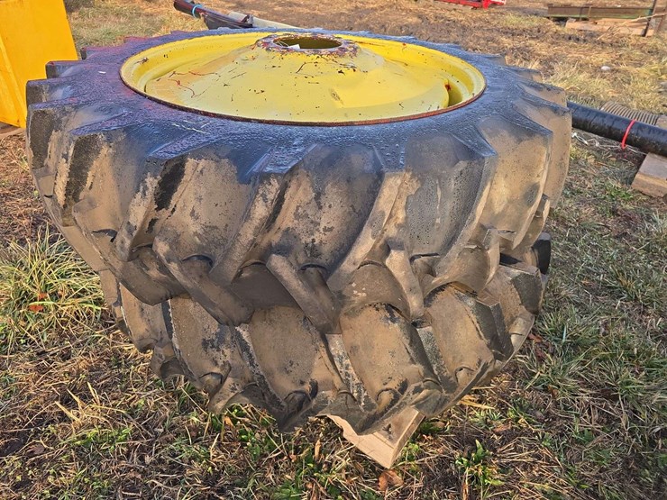 2-firestone-15.5-38-tires-on-9-bolt-rims-image-4