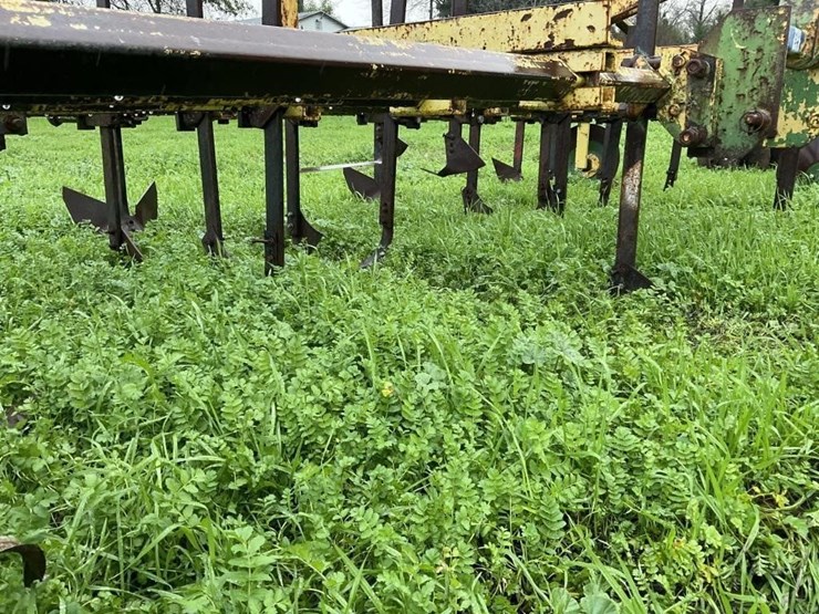 (offsite)-custom-3-pt-3-row-60"-cultivator-image-9