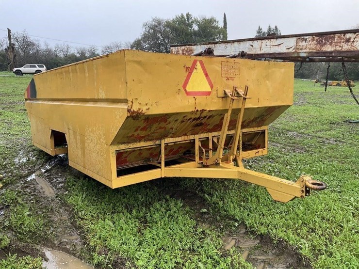 (offsite)-thomas-14'x8'-bottom-dump-nut-cart-image-6