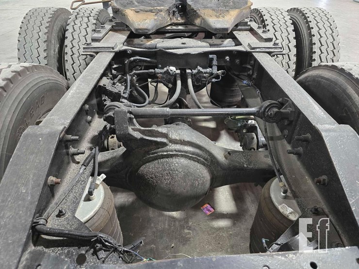 2005-international-9400-image-11