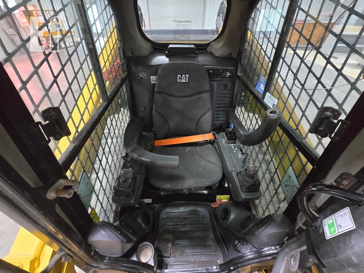 2020-caterpillar-289d3-image-11