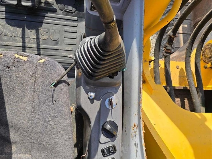 2005-komatsu-pc300-lc-7l-image-11