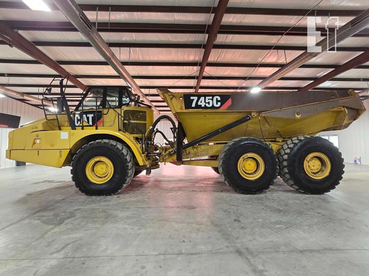 2015-caterpillar-745c-image-5