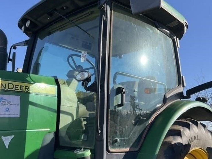 john-deere-8235r-image-13
