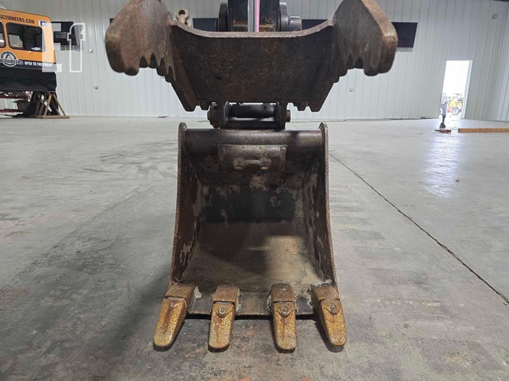 2018-deere-30g-image-11