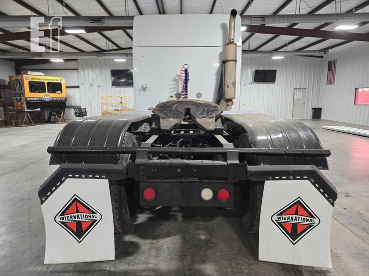 2005-international-9400-image-8