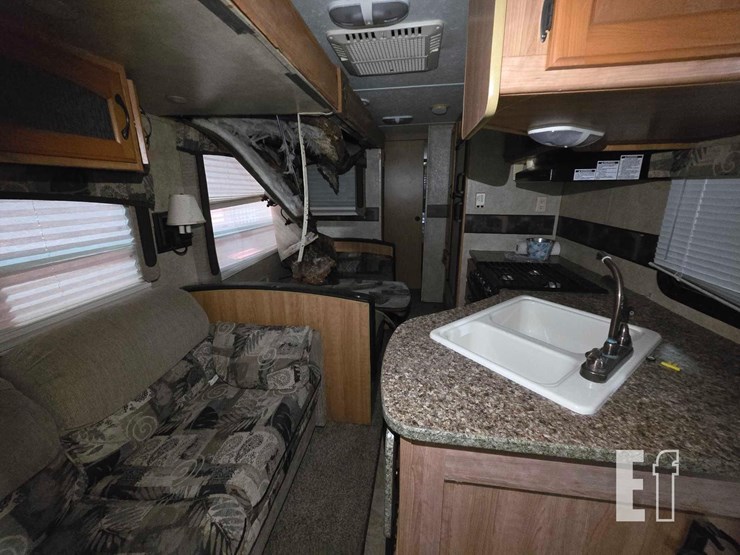 2010-sprinter-rv-image-11