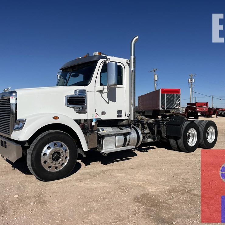 2022 FREIGHTLINER CORONADO 122 SD