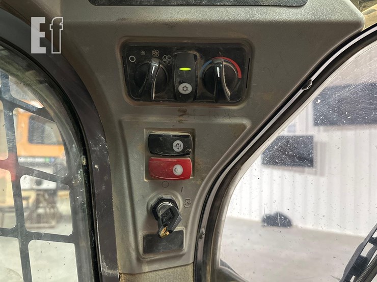 2018-caterpillar-259d-image-19