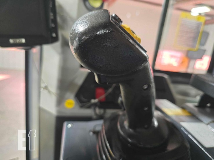 2022-xcmg-xc948u-image-17