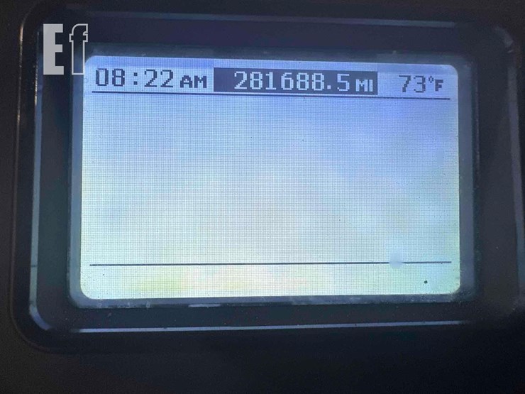 2012-mack-granite-gu813-image-10