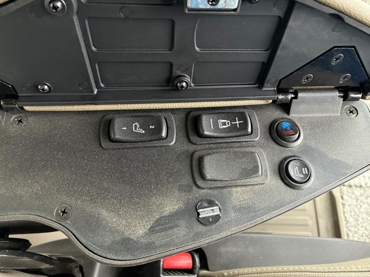 2024-john-deere-9r-590-image-81