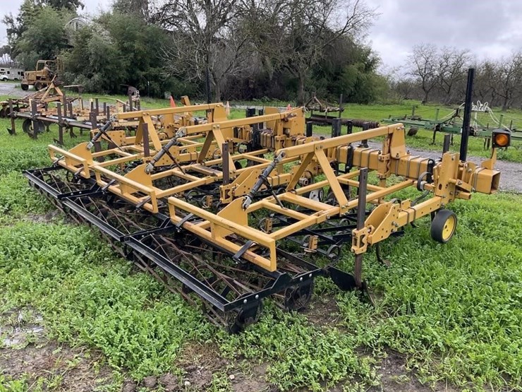 (offsite)-alloway-3-pt-3-row-60"-cultivator-image-3