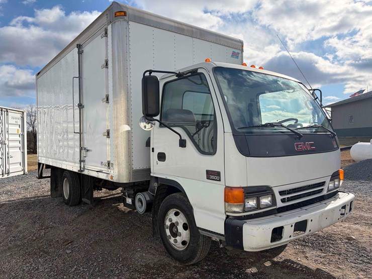 2004-gmc-w3500-image-3