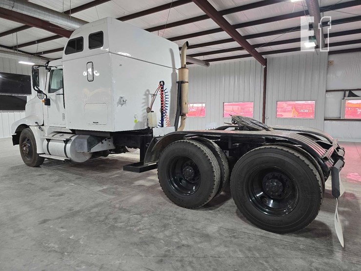 2005-international-9400-image-3